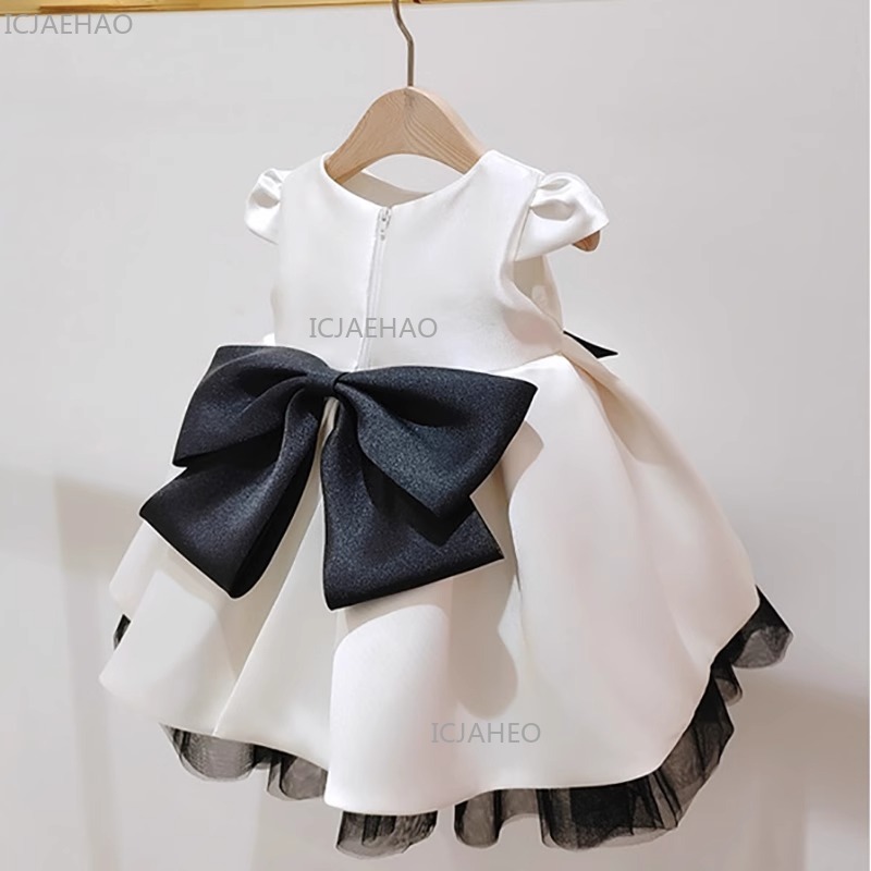 فستان عيد الميلاد الأول للفتيا - مراجعة Baby Clothing Dresser وسعره