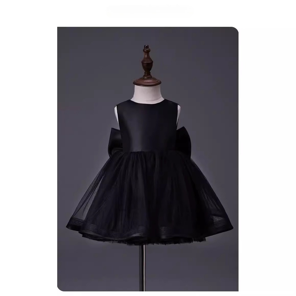 فستان عيد الميلاد الأول للفتيا - مراجعة Baby Clothing High End وسعره
